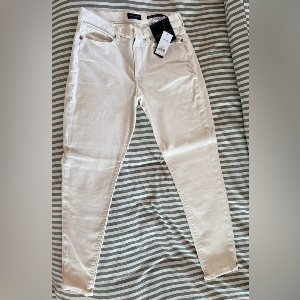 Banana Republic Women's Skinny Jeans in Cream